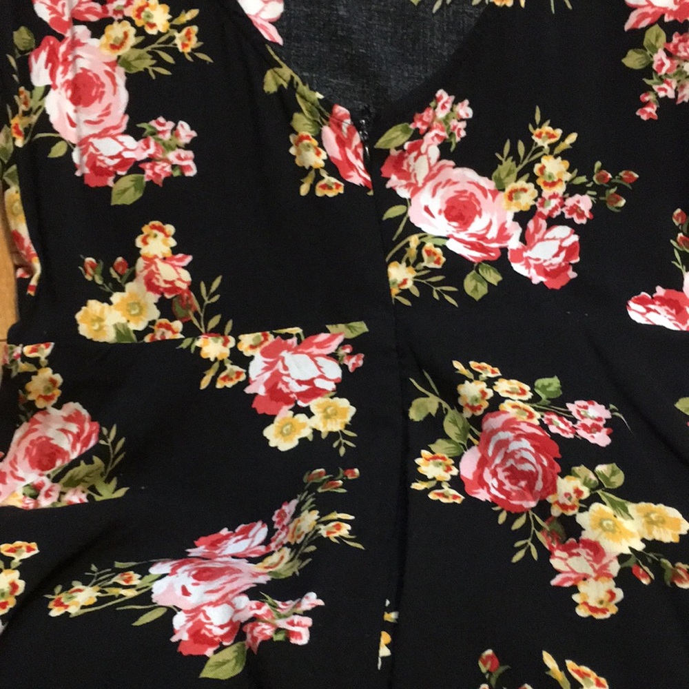 Forever 21 Floral Mini Dress with Low Back - Picture 4 of 9